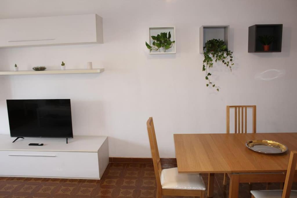 Spazioso Appartamento Castel di Leva Exterior foto